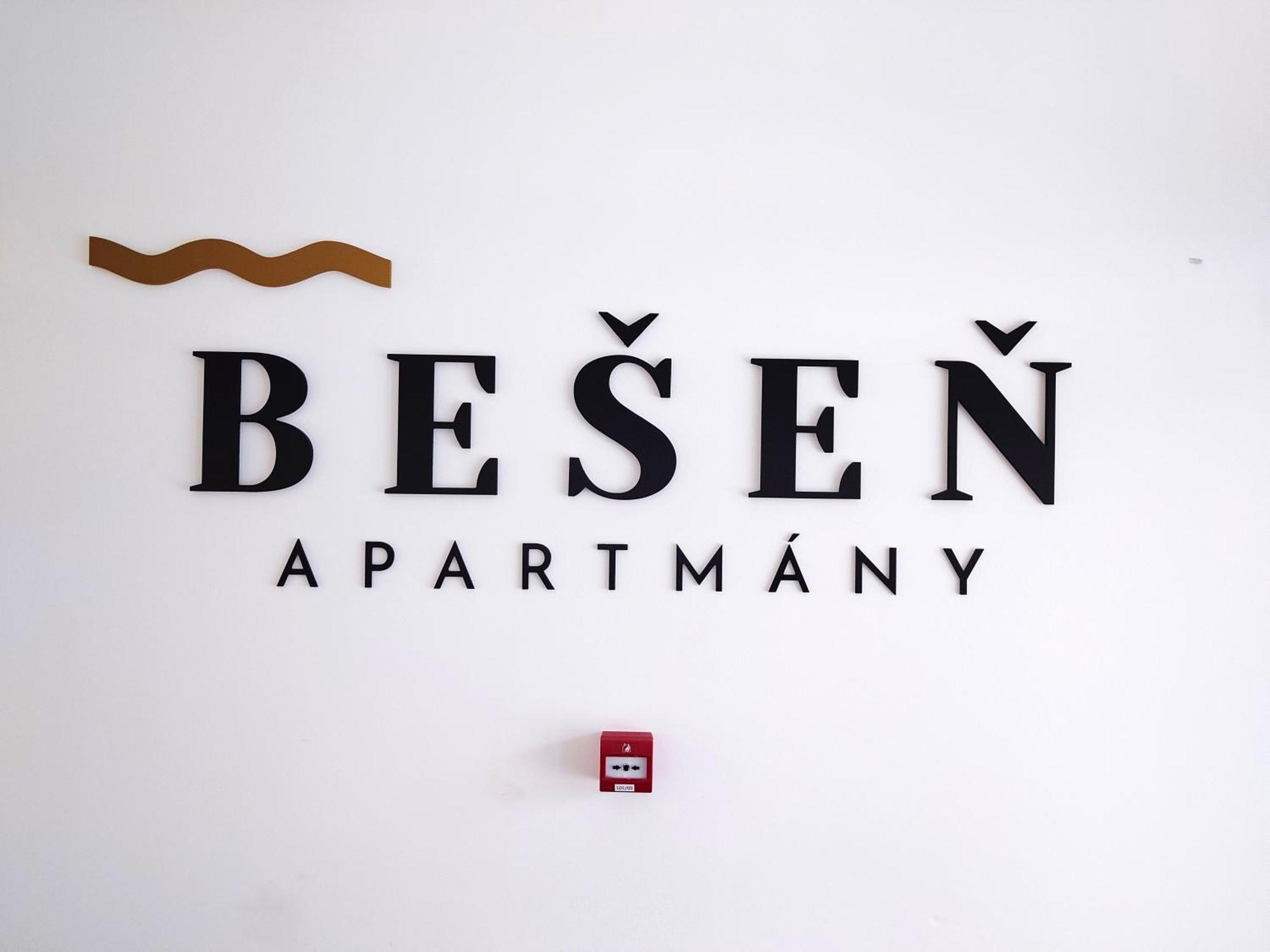 Apartman Nad Riekou Besenova Ngoại thất bức ảnh