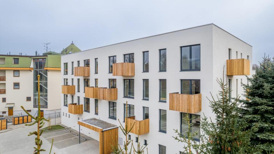 Apartman Nad Riekou Besenova Ngoại thất bức ảnh