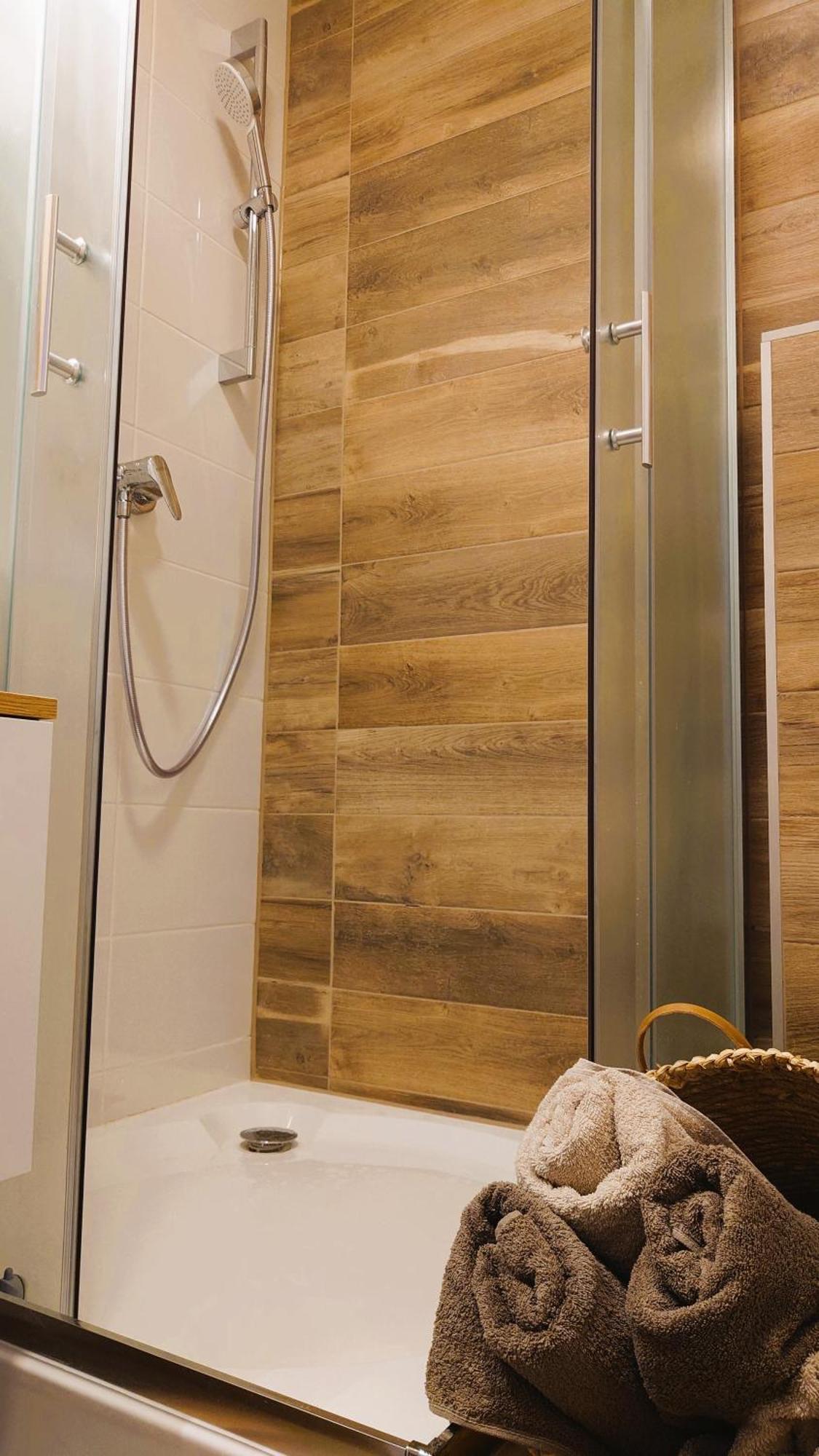 Apartman Nad Riekou Besenova Ngoại thất bức ảnh
